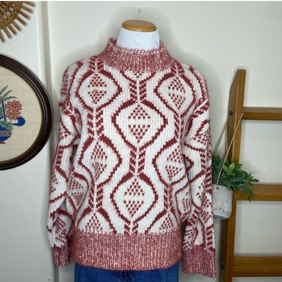 Gorgeous Pol soft eyelash salmon pink and white sweater sz medium WT264 - Picture 3 of 7